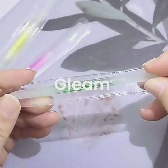 vidéo de démonstration de l'utilisation d'un repousse cuticule en verre pour repousser les cuticules